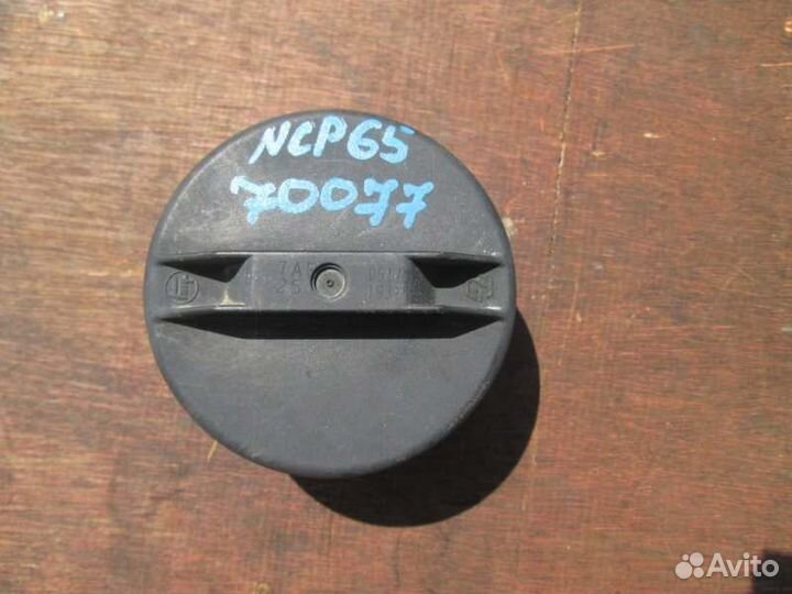 Пробка бензобака Toyota Ist NCP65 1NZ-FE 2004/5