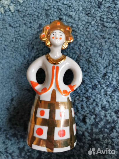 Статуэтка форфор 