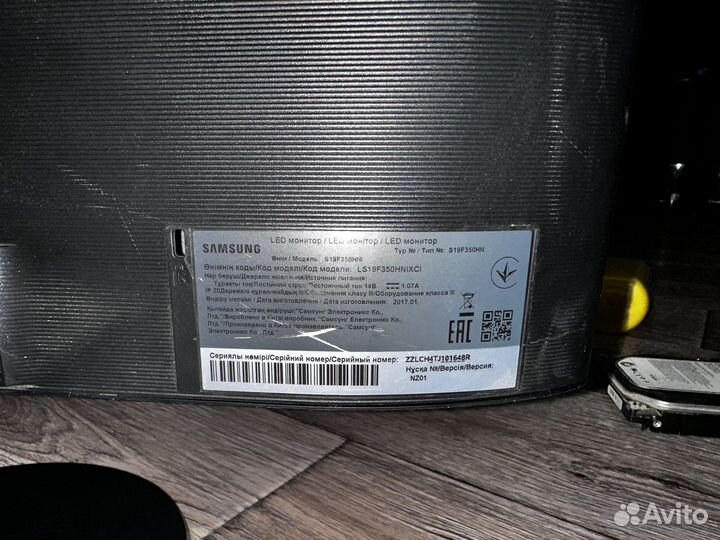 Монитор Samsung S19F350HNI