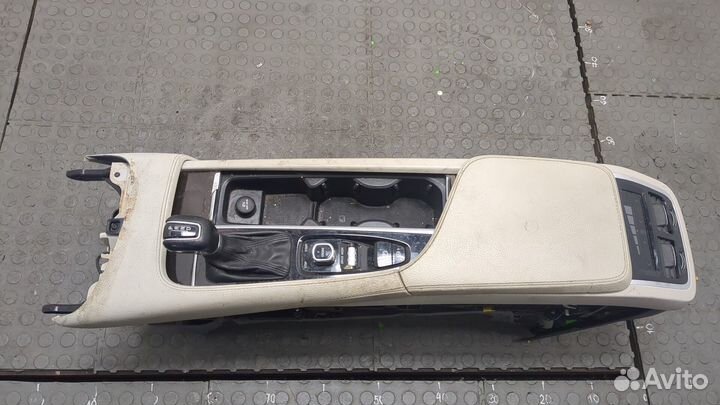 Консоль салона Volvo XC90, 2017