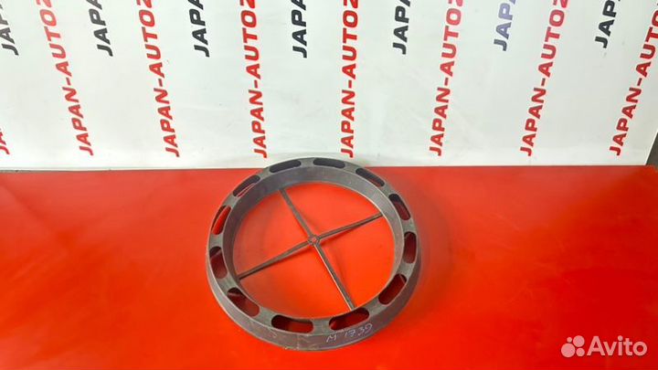 Крепление запасного колеса Opel Astra H 1.6 Z16XEP