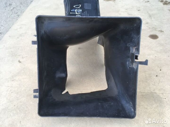 Воздухозаборник Audi A4 B7 седан 2.0 BRE дизель