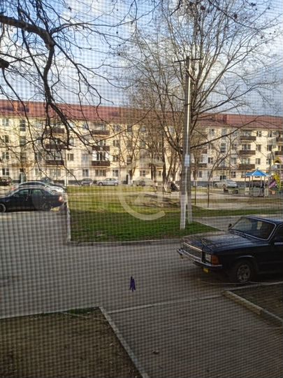 2-к. квартира, 42 м², 1/4 эт.