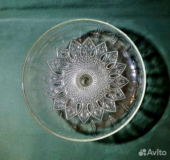 Старинная ваза для фруктов