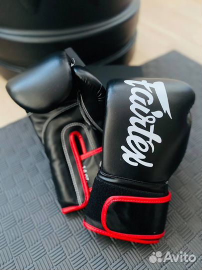 Перчатки Fairtex BGV14 черные (14 oz)