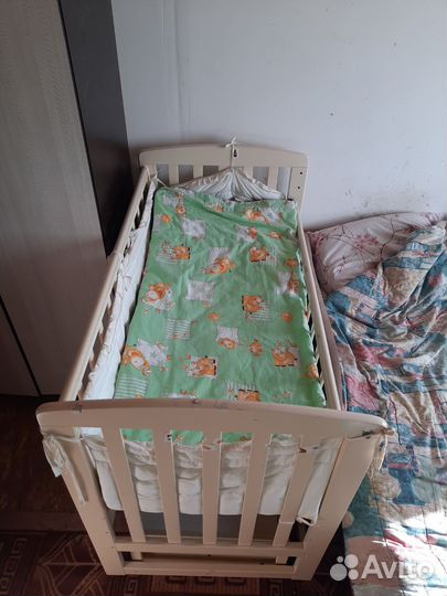 Детская кровать маятник