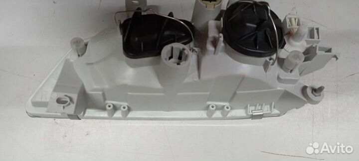 Фара правая Nissan Primera P11 1997