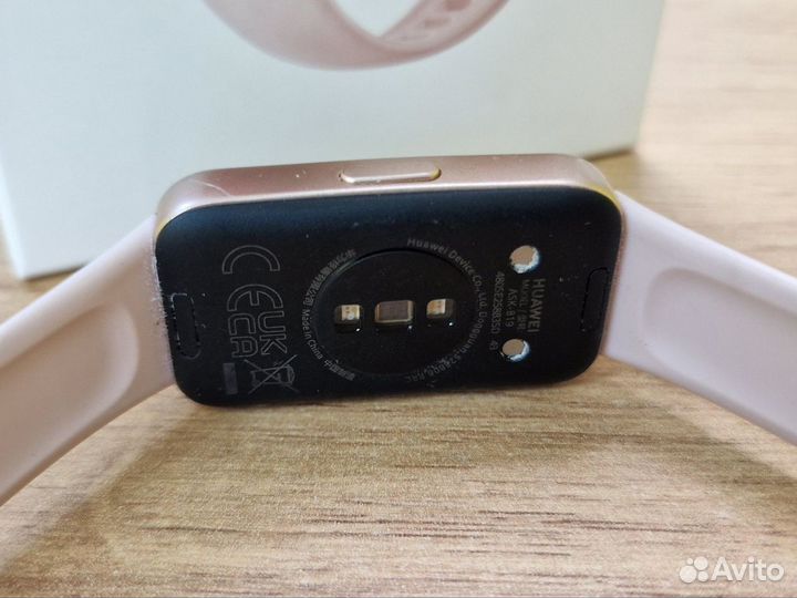 Фитнес браслет Huawei Band 8