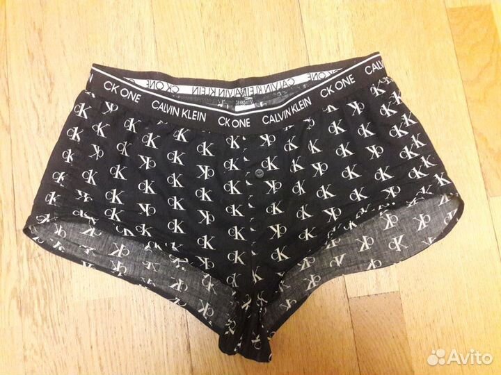 Женские шорты Calvin Klein