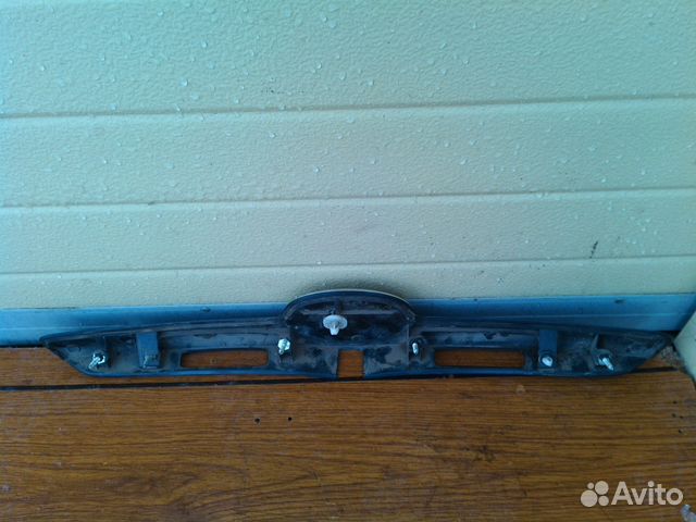 Тойота Камри(2008г V40) -накладка крышки багажника