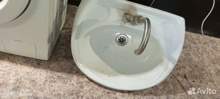 Раковина в ванную бу