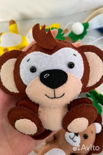 Мобиль на кроватку из фетра