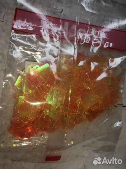 Стразы пайетки