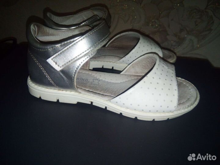 Босоножки кожаные р. 32
