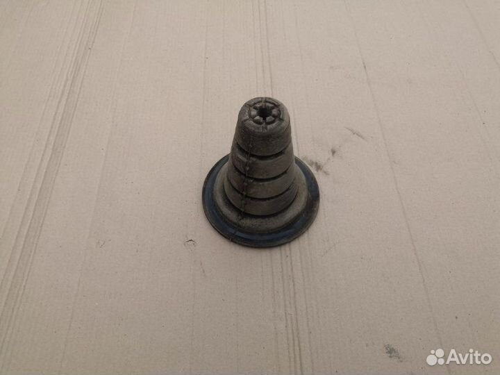 Деталь задняя Toyota Land Cruiser Prado 150 KDJ150