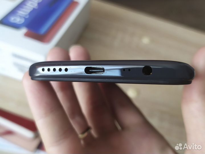 Xiaomi Redmi 8, 3/32 ГБ