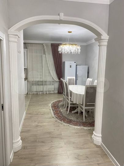 2-к. квартира, 79,3 м², 1/1 эт.