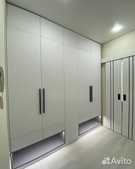 Парящий шкаф на заказ