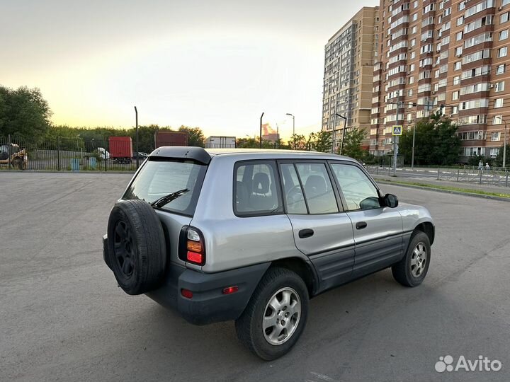 Toyota RAV4 2.0 AT, 1998, 326 000 км