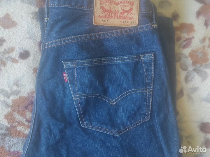 Джинсы Levis