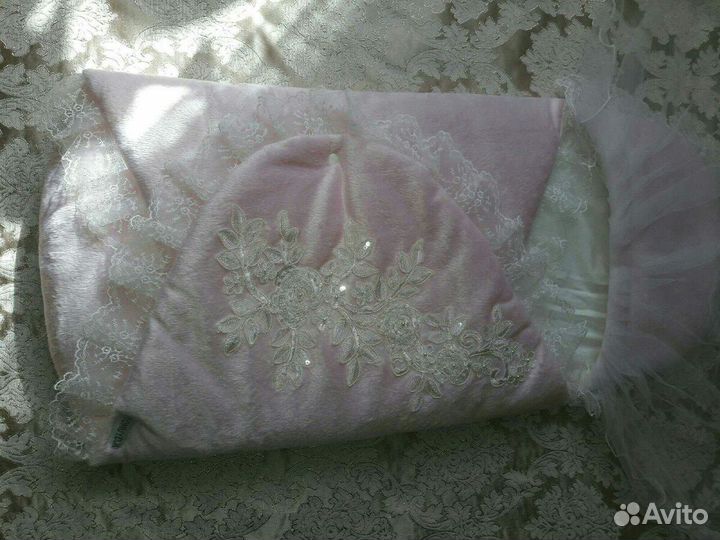 Конверт на выписку + бортики в кроватку и балдахин