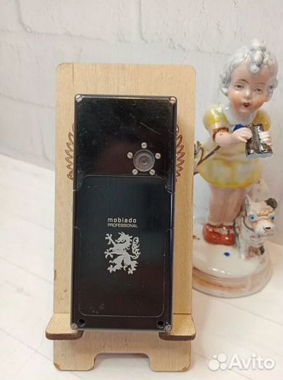 Телефон Mobiado Professional
