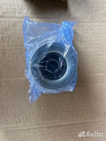 Ролик натяжителя ремня приводного Nissan Cabstar F