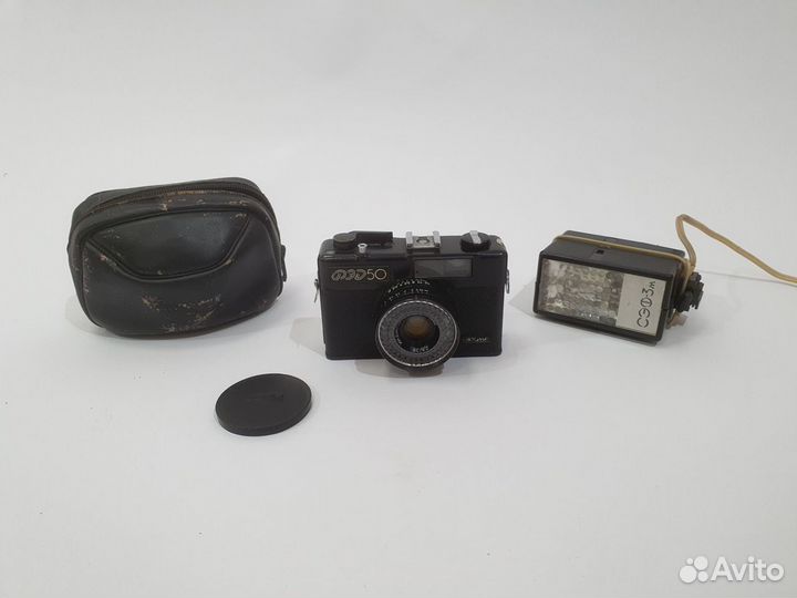 Советский фотоаппарат фэд-50 и фотовспышка сэф-3м