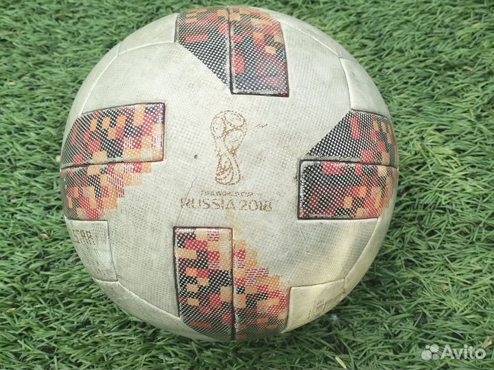 Футбольный мяч adidas telstar fifa 2018