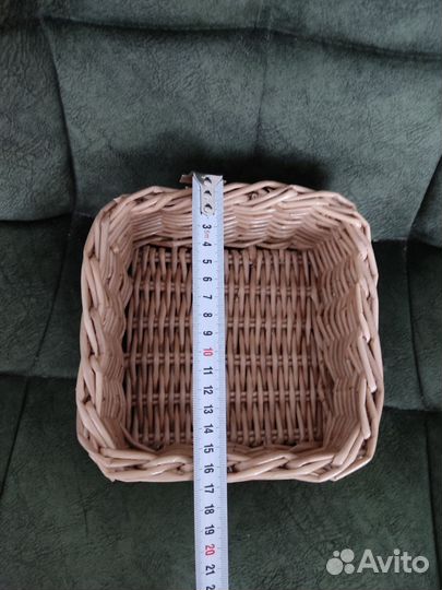Квадратная плетёная коробка