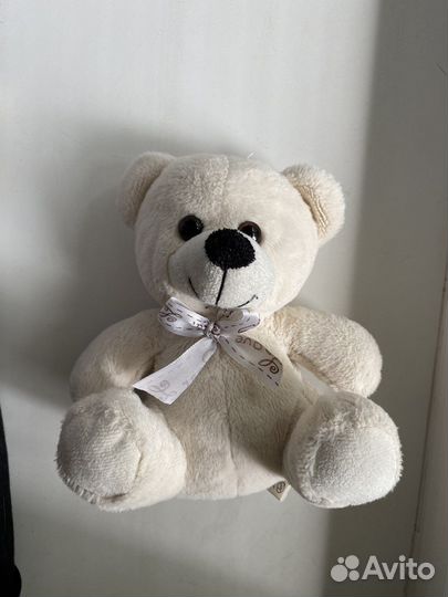 Плюшевый медведь белый