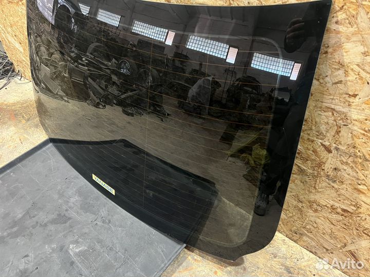 Стекло заднее BMW F30 F80