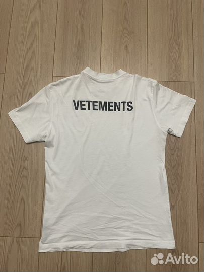 Футболка vetements