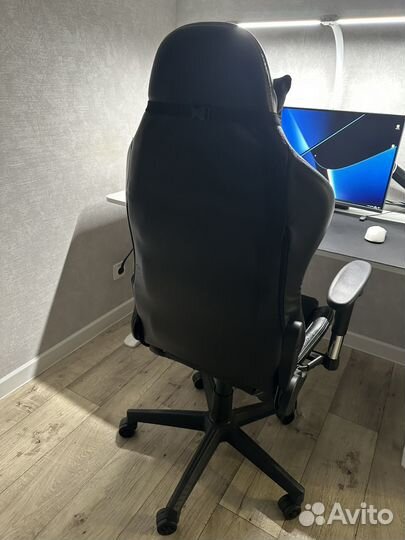 Компьютерное кресло KFA2 Gaming Chair 04 L