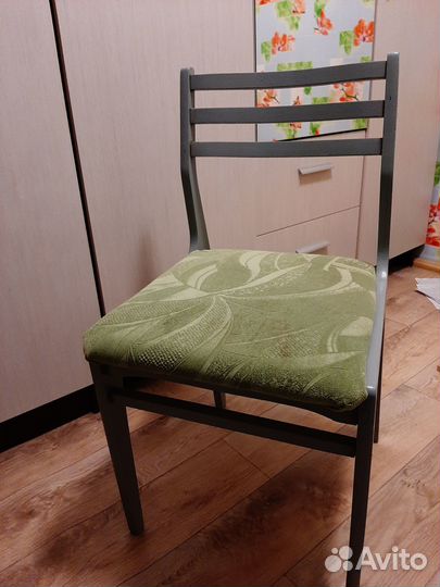 Стул деревянный