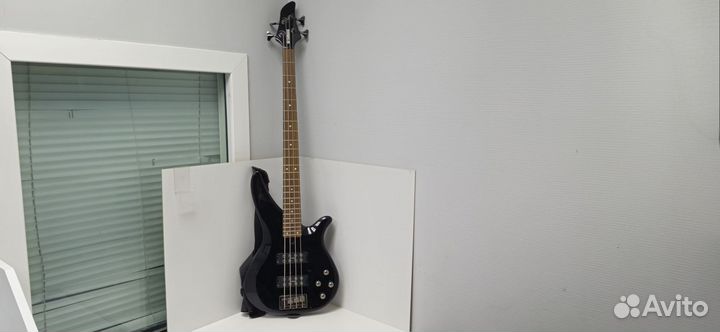 Бас гитара yamaha RBX374