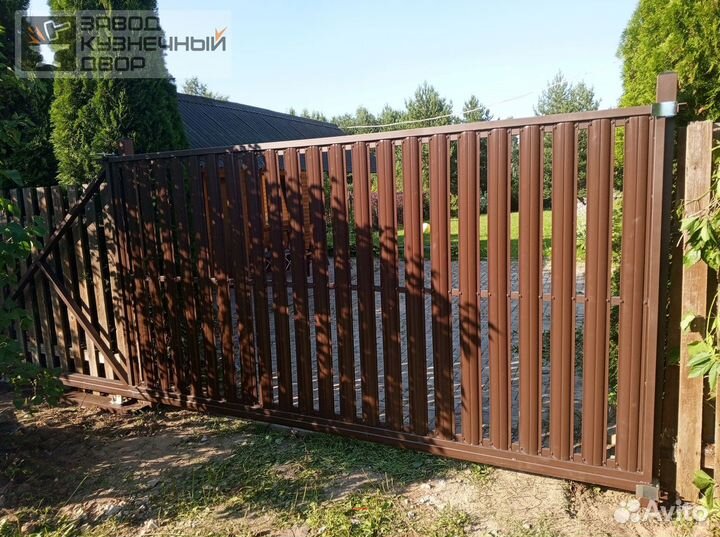 Откатные ворота с калиткой и без