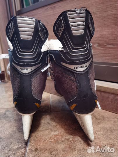 Хоккейные коньки bauer one.4