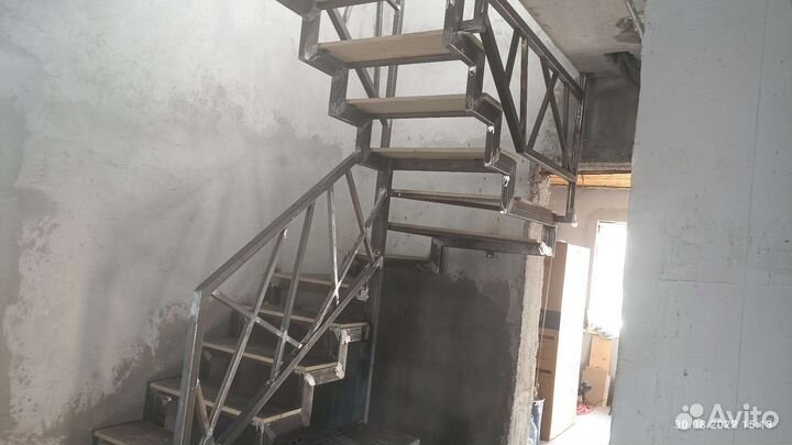 Изготовление металлокаркасов лестниц