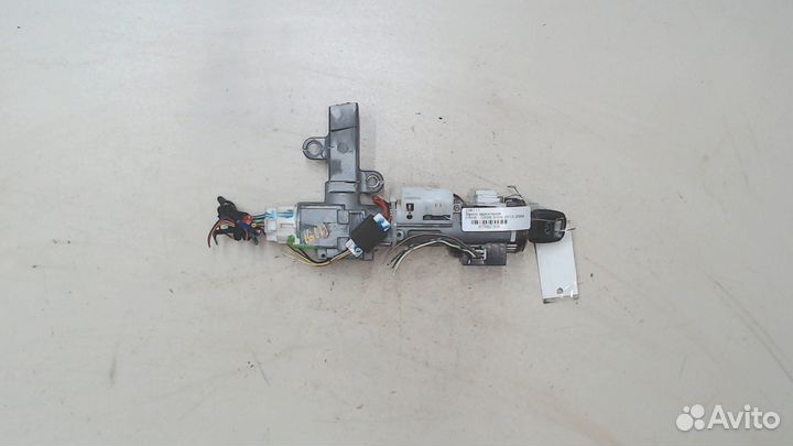 Замок зажигания Infiniti QX56, 2004