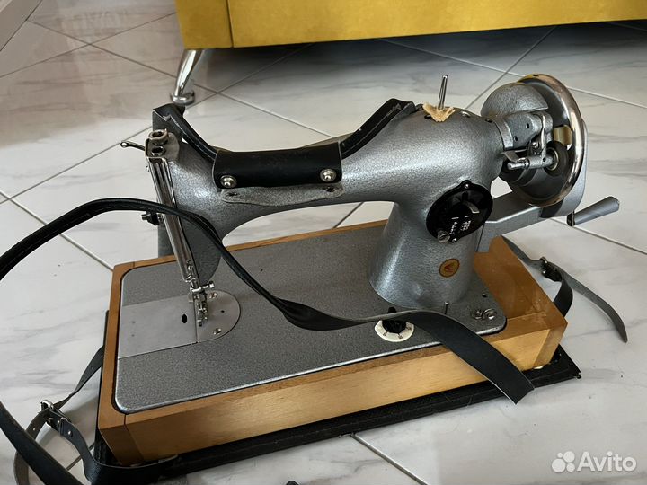 Швейная машинка