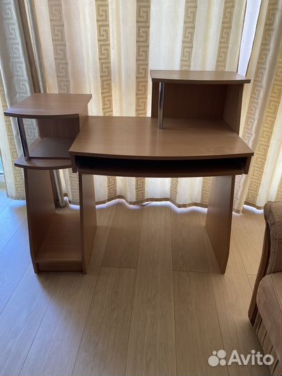 Стол компьютерный