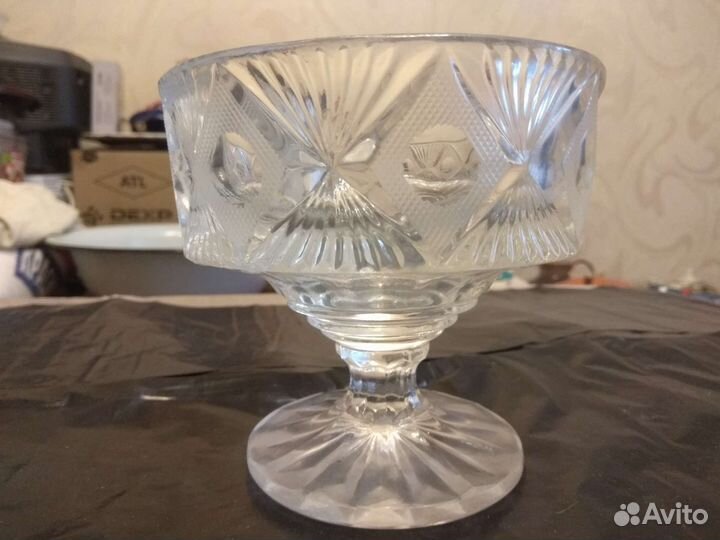 Вазы, конфетницы, салатники, супница, молочник