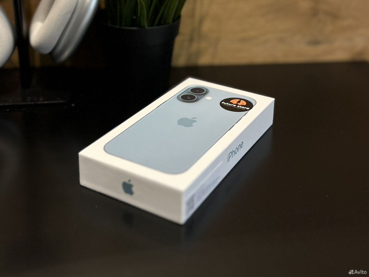 iPhone 16, 256 ГБ, SIM + eSIM