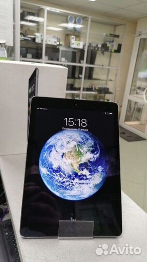Планшет Apple iPad Air Wi-Fi + Cellular