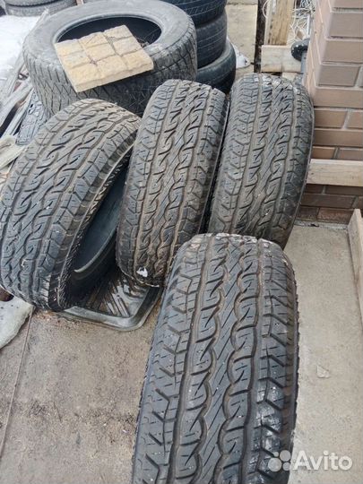 Kumho Road Venture AT61 265/65 R17