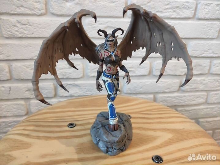 Фигурка демона