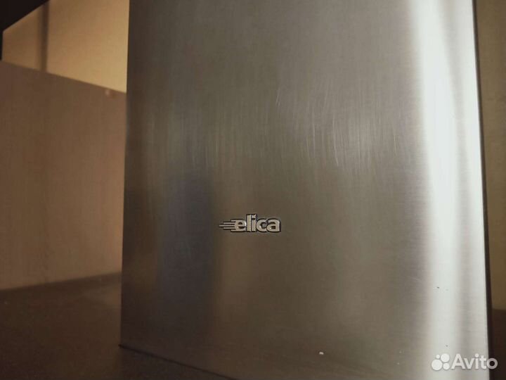 Вытяжка для кухни 90 см Elica