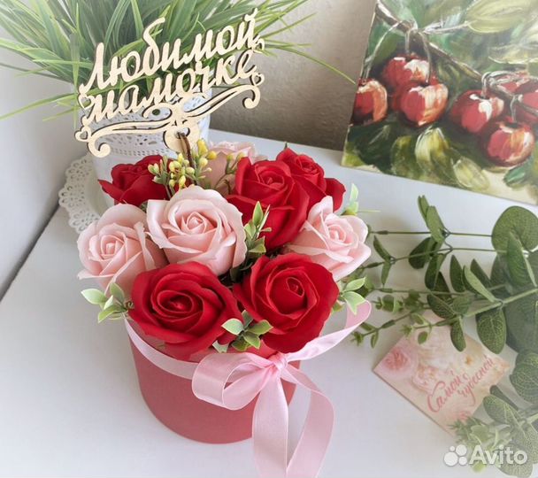 Мыльные розы в шляпной коробке