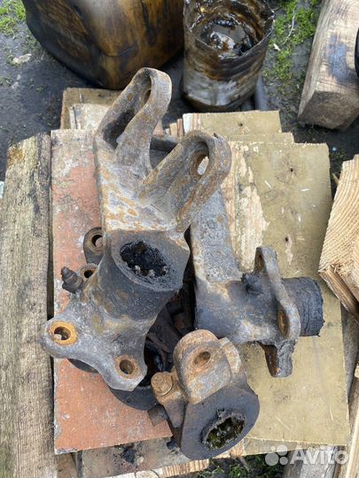 Кронштейны энергоаккумулятора трещетки тормозные